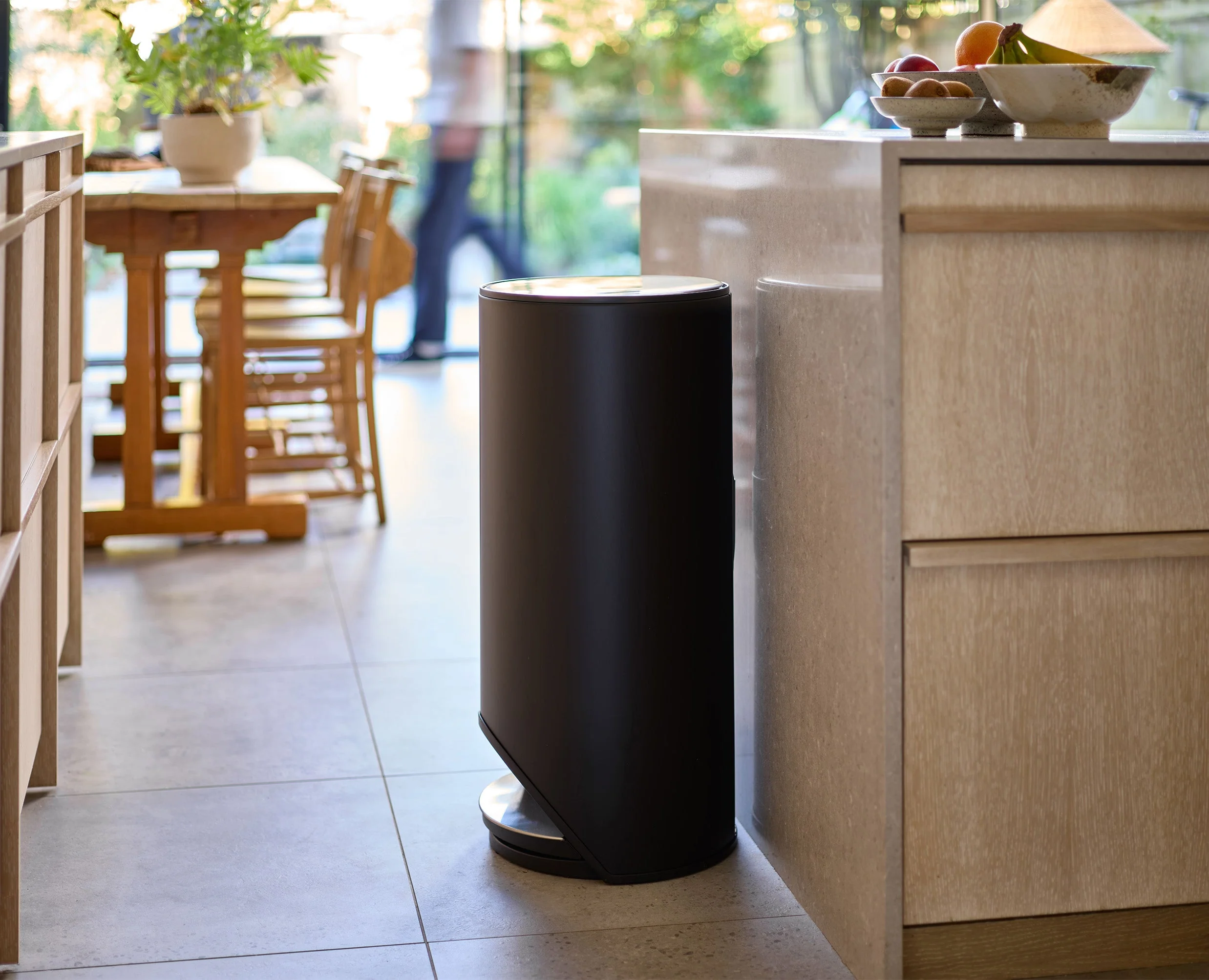 Arc™ 30L Easy-push Matt Black Pedal Trash Can Starter Set - Image 2