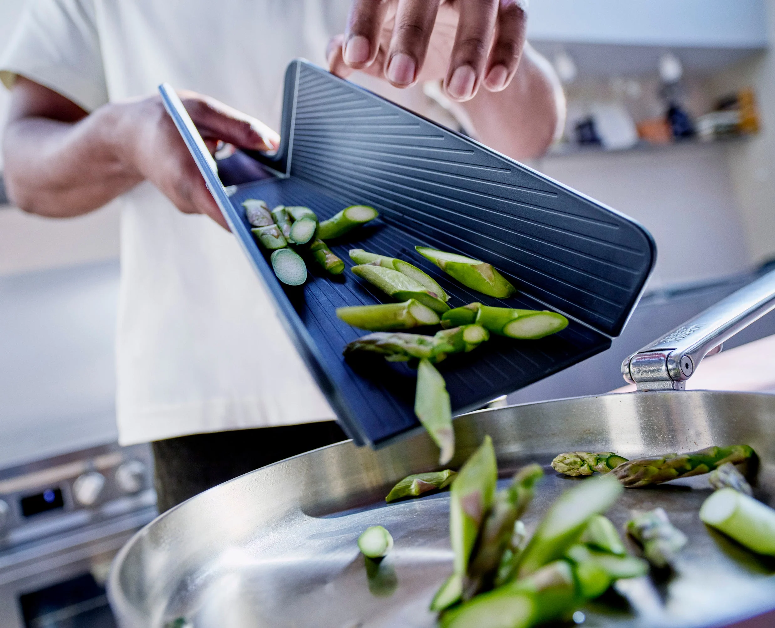 Chop2Pot™ Plus Black Folding Chopping Board - Image 2