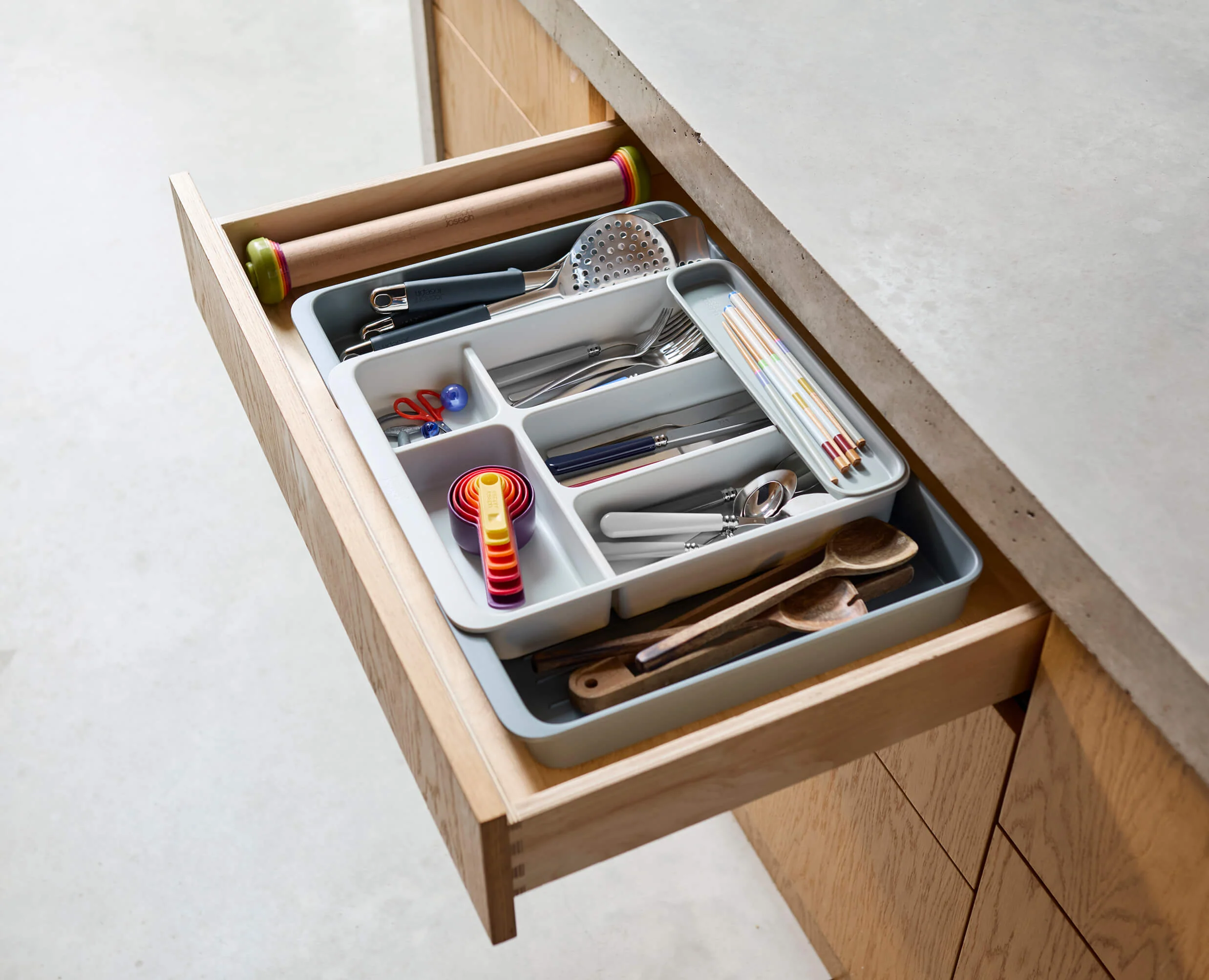 DrawerStore™ Expanding Cutlery, Utensil & Gadget Organizer - Image 2
