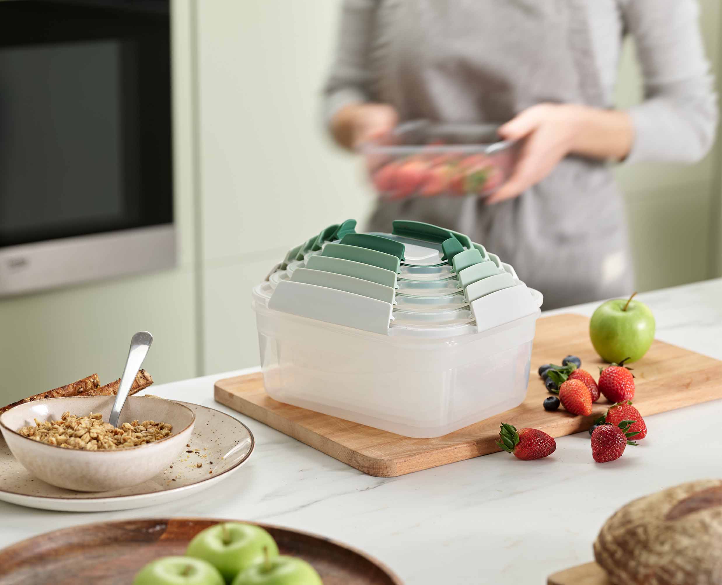 Nest™ Lock 10-piece Green Food Container Set - Editions - Image 3