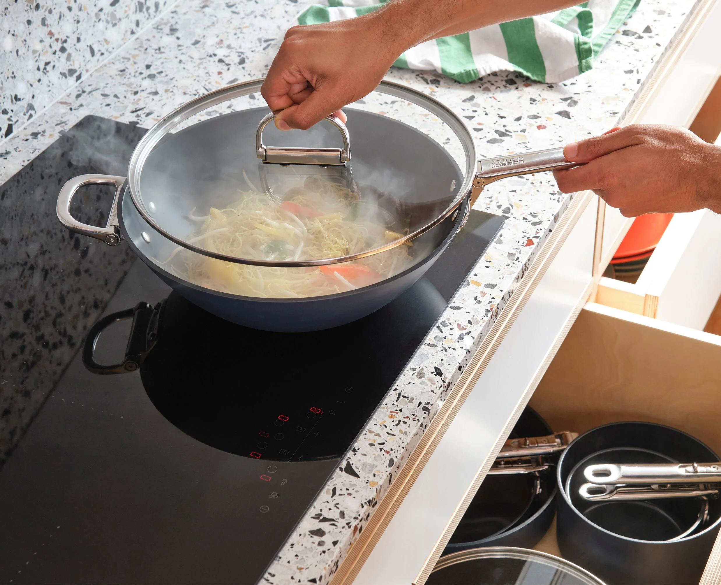 Space Folding Handle Ceramic Non-stick 12.5" Blue Wok & Lid - Image 4