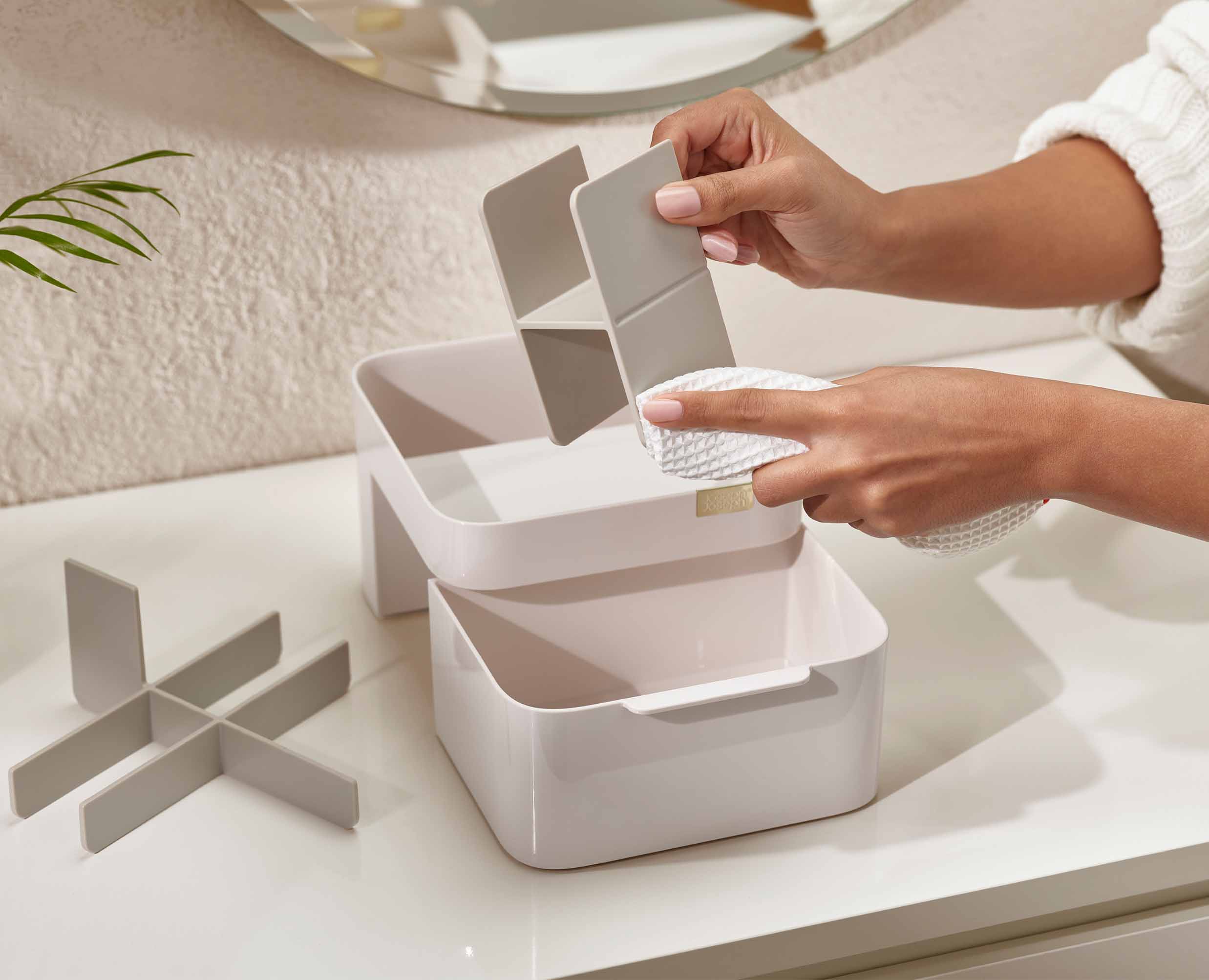 Viva Cosmetic Organizer with Drawer - Image 6